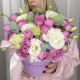 Прекрасная сборная коробка  Bloom room, пионовидная кустовая роза, эустома и эвкалипт