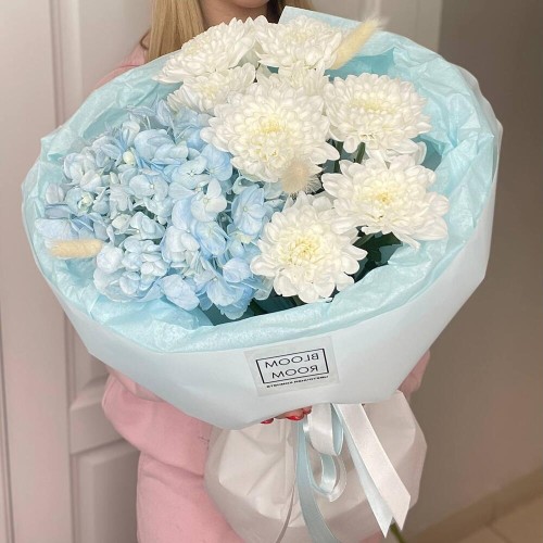 Авторский букет Bloom room гортензия, хризантема