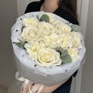 Букет «Молочный берег» Роза и Диантус Bloom Room