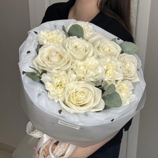 Букет «Молочный берег» Роза и Диантус Bloom Room