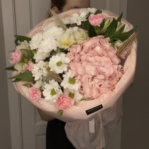 Букет «Солнечное утро» Bloom room  , гортензия, альстромерия, хризантема, диантус
