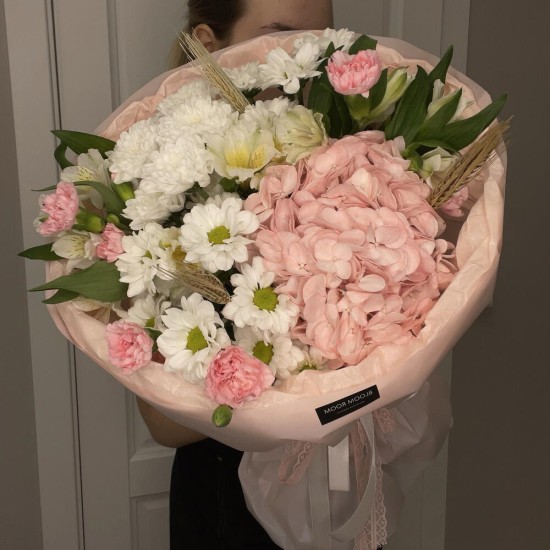 Букет «Солнечное утро» Bloom room  , гортензия, альстромерия, хризантема, диантус