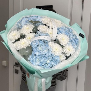 Букет «Тиана» голубая гортензия и хризантема Bloom Room