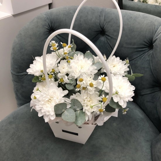 Хризантема в сумочке Bloom Room