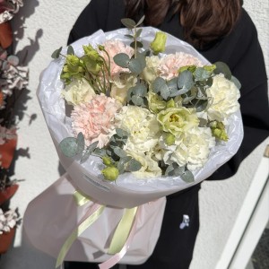Ажурный букет Bloom room эустома и диантус