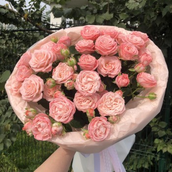 Кустовые розы букет Bloom Room