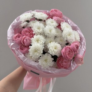 Прекрасный авторский букет Bloom room, пионовидная кустовая роза и хризантема