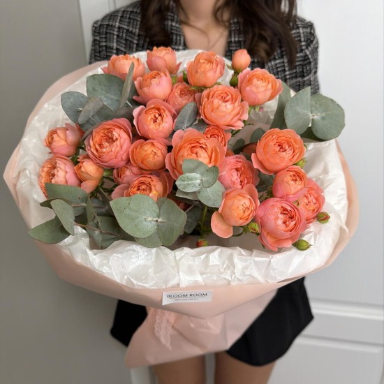 ️ Красивые пионовидные розы с эвкалиптом Bloom room