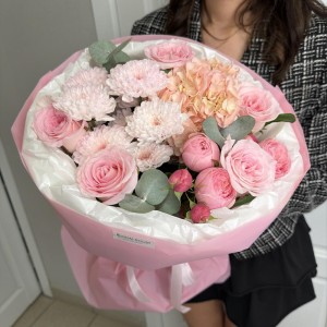 Красивый букет нежность цветов Bloom room, роза, хризантема, гортензия