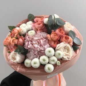 Кораловый букет Пион. Кустовая роза Bloom Room