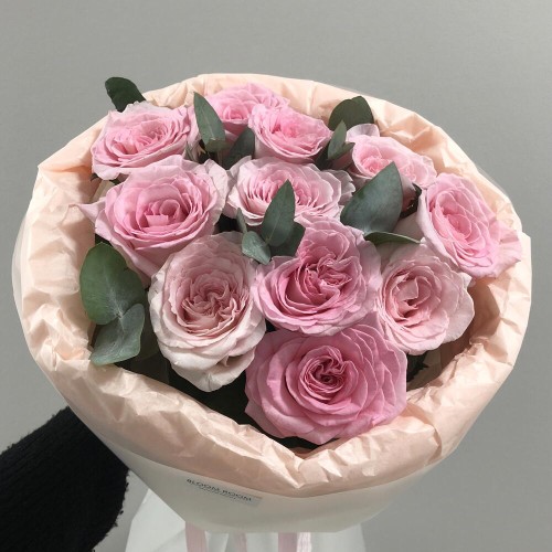 Нежные 11 роз сорта Мандала в букете Bloom Room