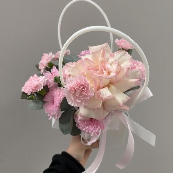 Ажурная сумочка Bloom room, диантус, хризантема, французская роза