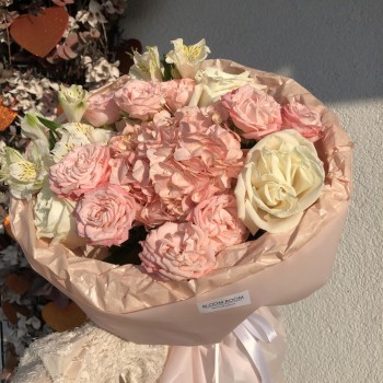 Нежный букет авторский Bloom Room