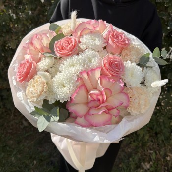 Волшебный букет Bloom room, французская роза, диантус, эвкалипт