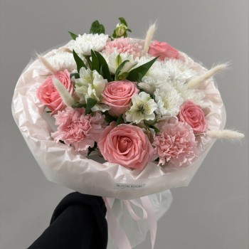 Букет из альстромерий, диантусов, роз и хризантем с доставкой по Екатеринбургу