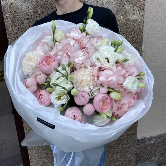 Воздушный нежно-розовый букет BLOOM ROOM, гортензия, эустома