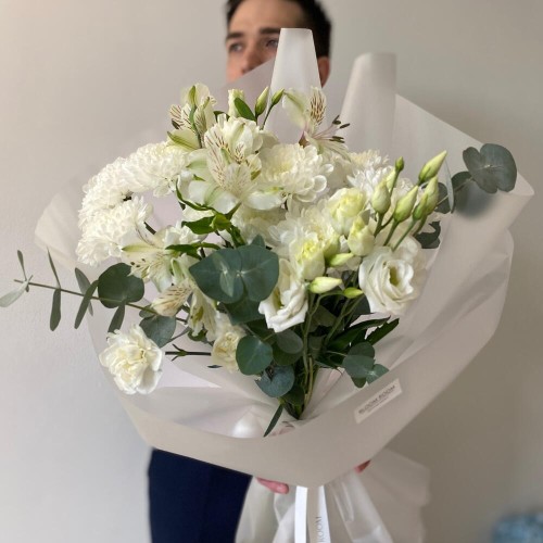 Авторский лёгкий букет «Bloom room»! Альстромерия, эустома, кустовой диантус
