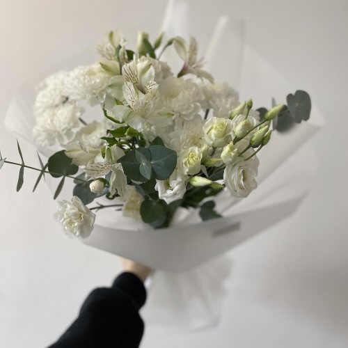 Авторский лёгкий букет «Bloom room»! Альстромерия, эустома, кустовой диантус