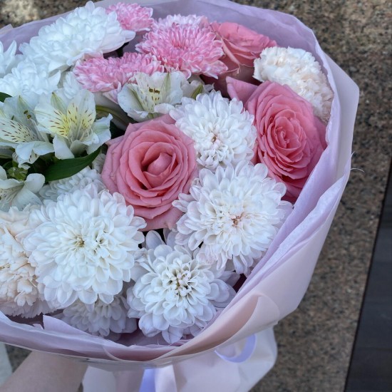 Авторский букет в розово-белой гамме BLOOM ROOM