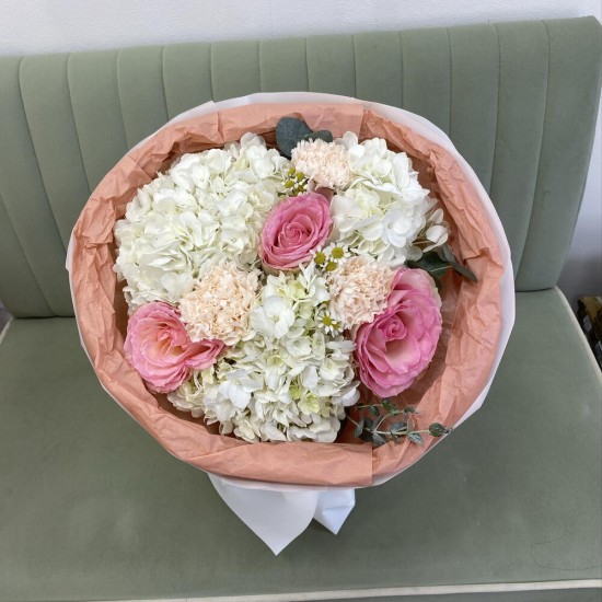 Красивый букет Bloom Room