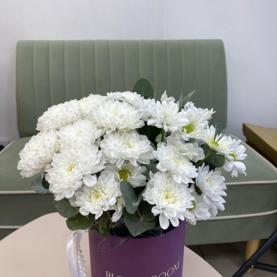Композиция из хризантем от Bloom Room