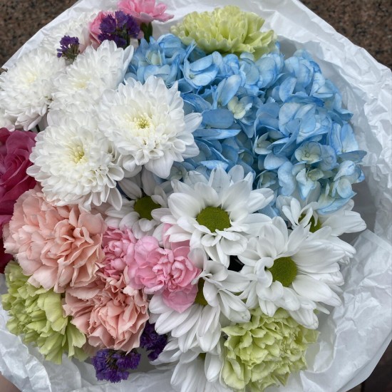 Красочный дофаминовый букет BLOOM ROOM