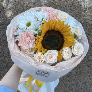 Осенний букет с подсолнухом BLOOM ROOM