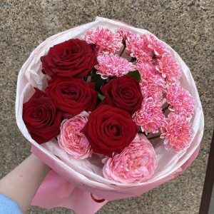 Красно-малиновый букет BLOOM ROOM