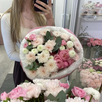 Красивый букет от Bloom Room