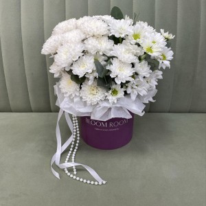 Коробка с хризантемой и ромашкой BLOOM ROOM
