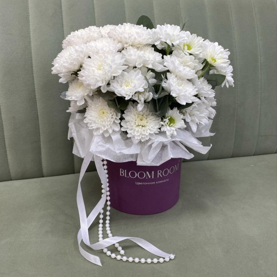 Коробка с хризантемой и ромашкой BLOOM ROOM