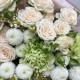 Нежный букет с кремовой кустовой розой BLOOM ROOM