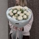Букет из кустовой кремовой пионовидной розы