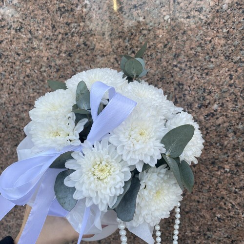 Элегантная композиция с бусами