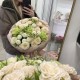 Воздушный букет с кустовой розой Bloom Room