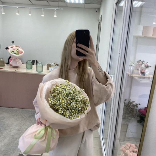 Букет-комплимент с ромашкой Bloom Room