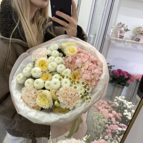 Объемный нежный букет Bloom Room