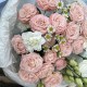 Букет с кустовой розой и эустомой Bloom Room
