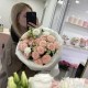 Букет с кустовой розой и эустомой Bloom Room