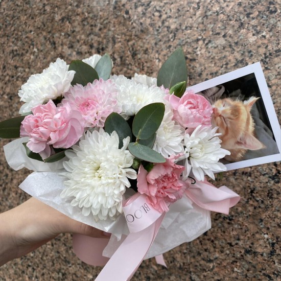 Милый комплимент в Стаканчике bloom room хризантема диантус