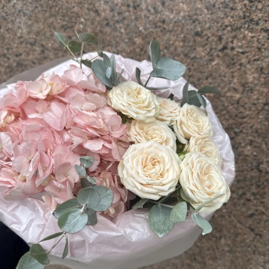 нежный букет  bloom room гортензия роза