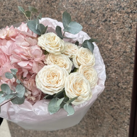 нежный букет  bloom room гортензия роза