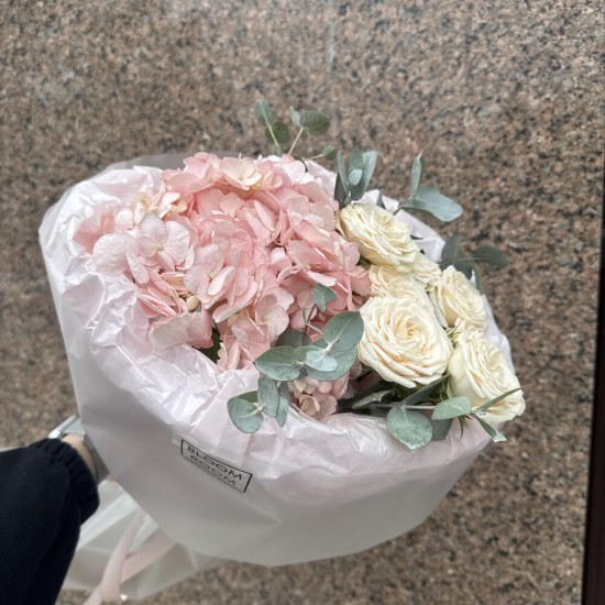 нежный букет  bloom room гортензия роза