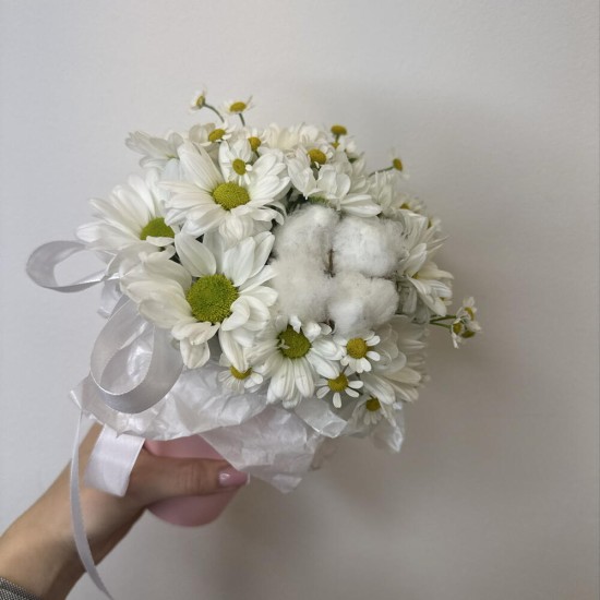 комплимент из ромашек  bloom room