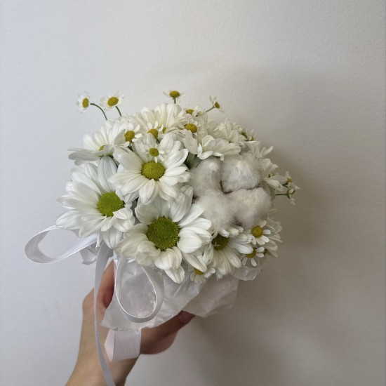 комплимент из ромашек  bloom room
