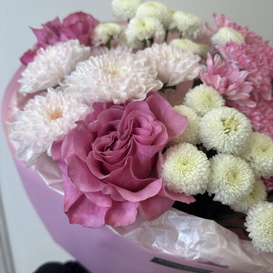 малиновый букет bloom room хризантема роза