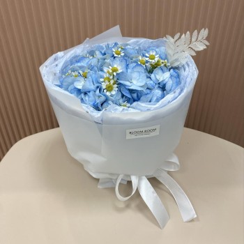 Композиция гортензия и ромашка BLOOM ROOM
