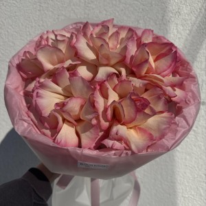 воздушный букет французские розы  bloom room