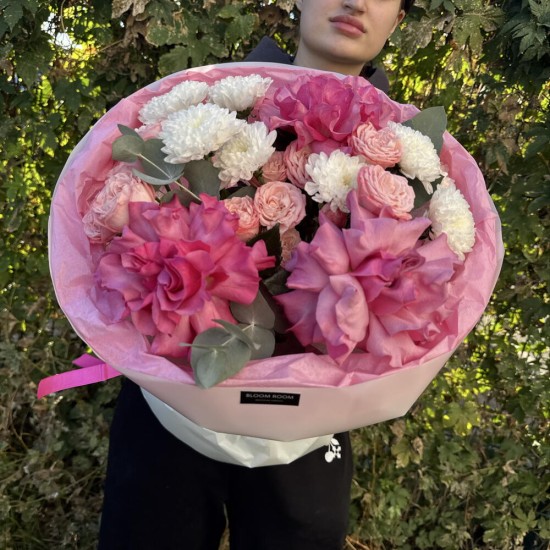 Малиновый букет bloom room французская роза,хризантема и эвкалипт