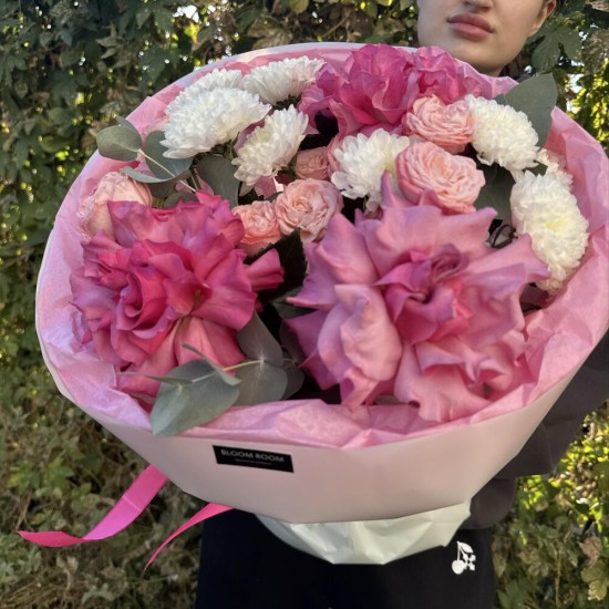 Малиновый букет bloom room французская роза,хризантема и эвкалипт